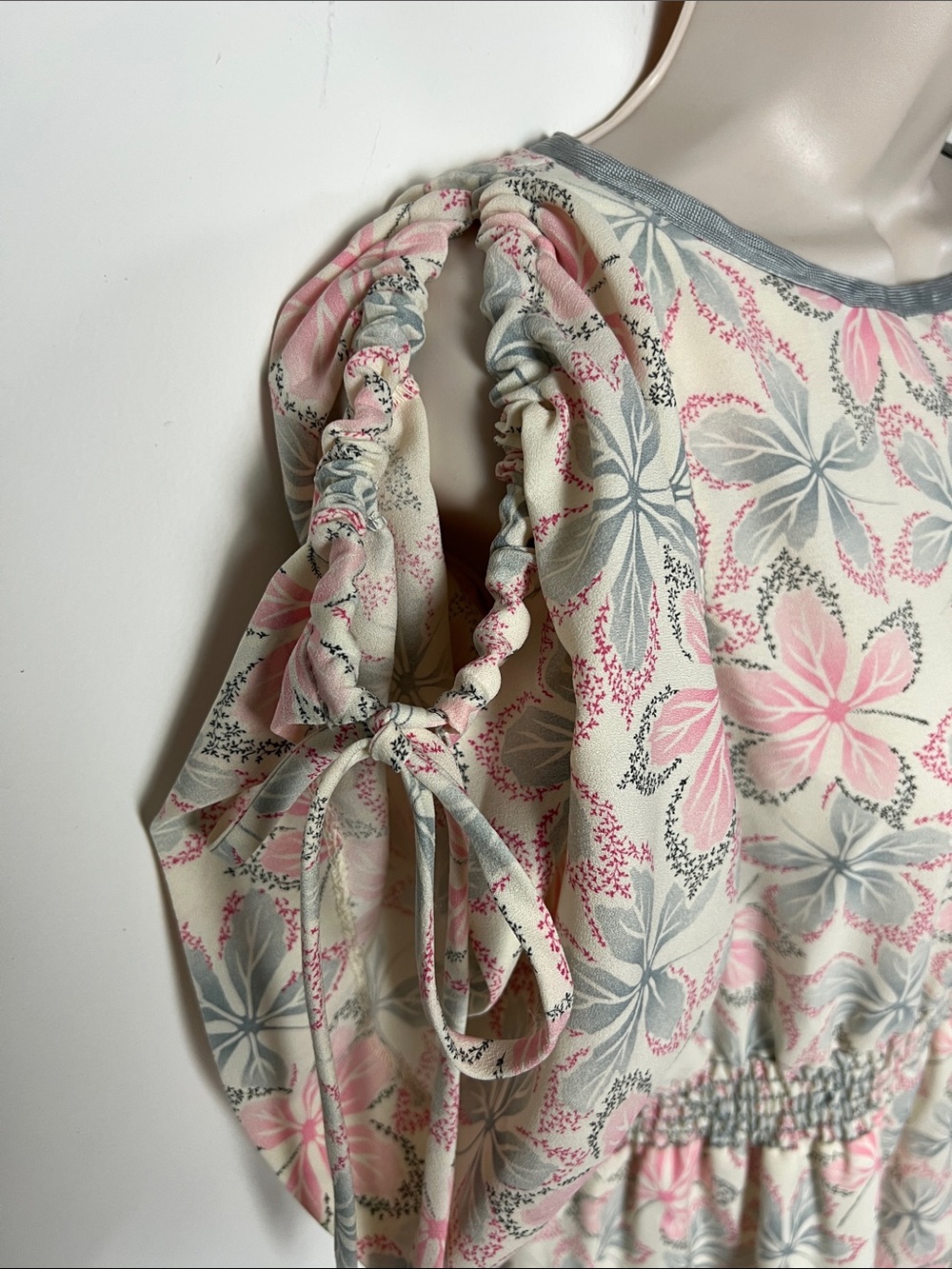 1970s Vintage Whimsigoth Floral Print Women's Dress